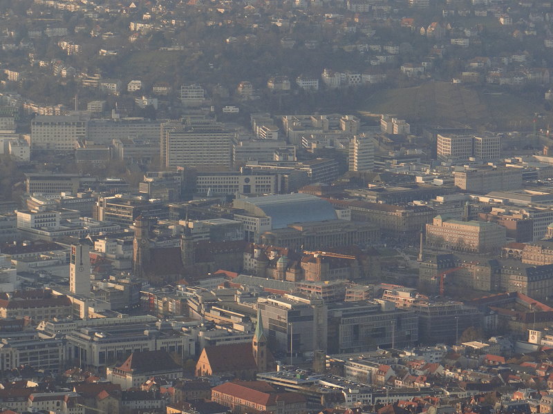 Blick auf Altes und Neues Schloss, Kunstwürfel und Königsbau-Passagen (alles an der Königstraße/Schlossplatz)