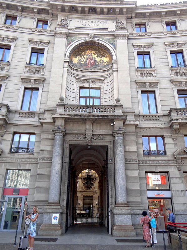 Palazzi und ihre Eingangstore